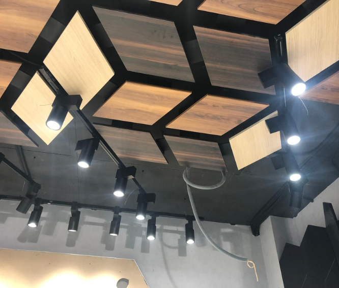 FOTO FOCOS ILUMINACIÓN